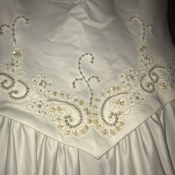 Ivory wedding gown, size 12 - Picture 4 of 8